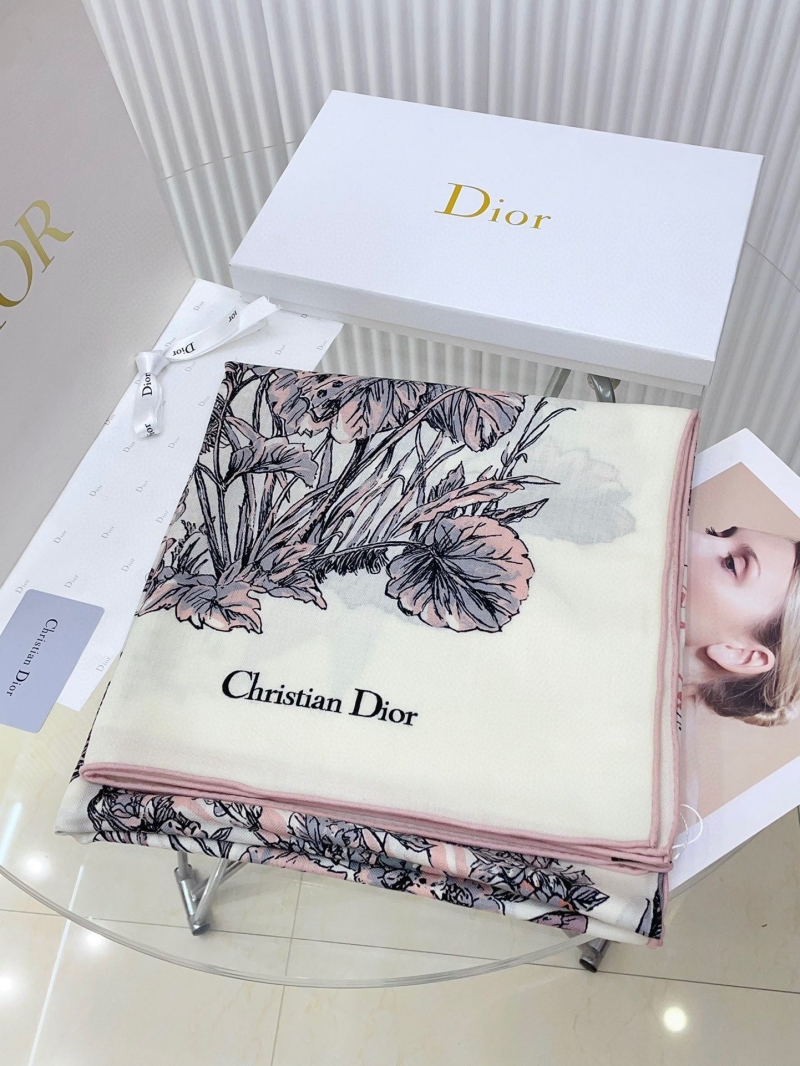 CHRISTIAN DIOR